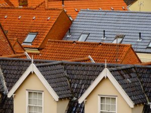 Read more about the article Kelebihan Menggunakan Atap Multiroof untuk Rumah Kamu